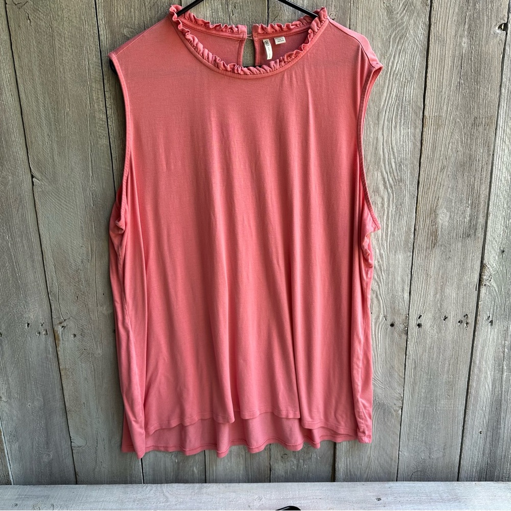 Women’s Cato Coral Sleeveless With Neck Button Close- Blouse Size 26/28